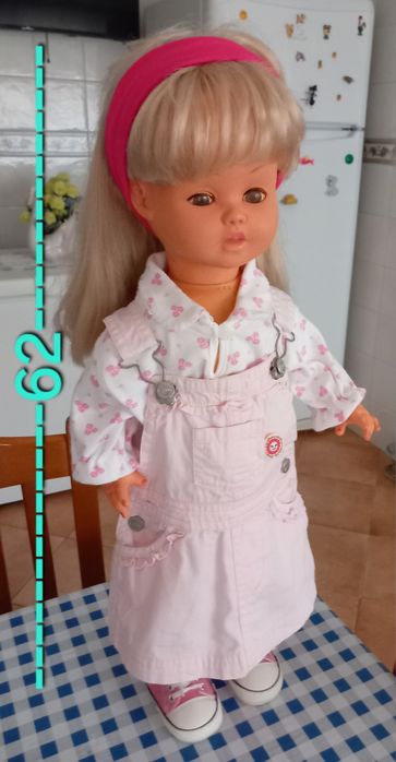BONECA ANTIGA,CRIANÇA BRINCAR OU COLEÇÃO.Casa,Quarto,Sala,Colecção.