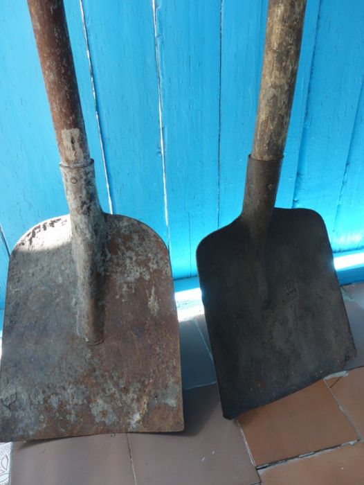 Лопати з довгою ручкою міцні випробувані 190 грн/шт.