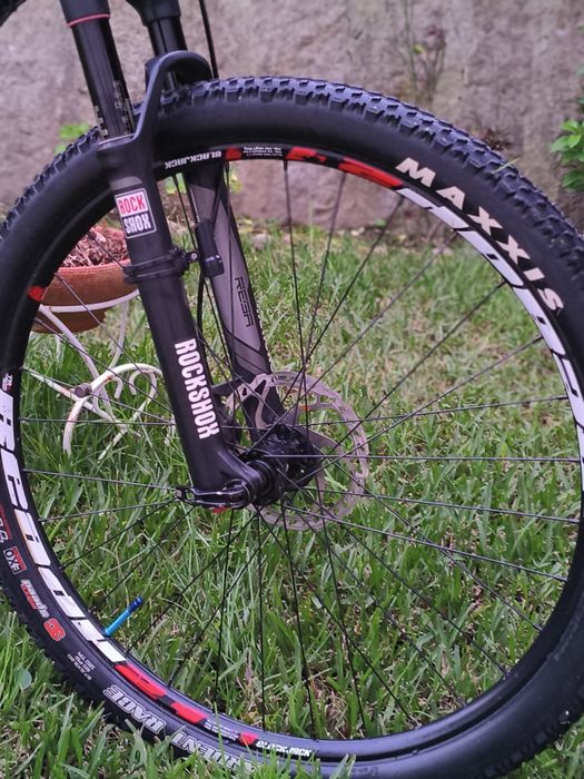 Bicicleta BTT KTM em Carbono