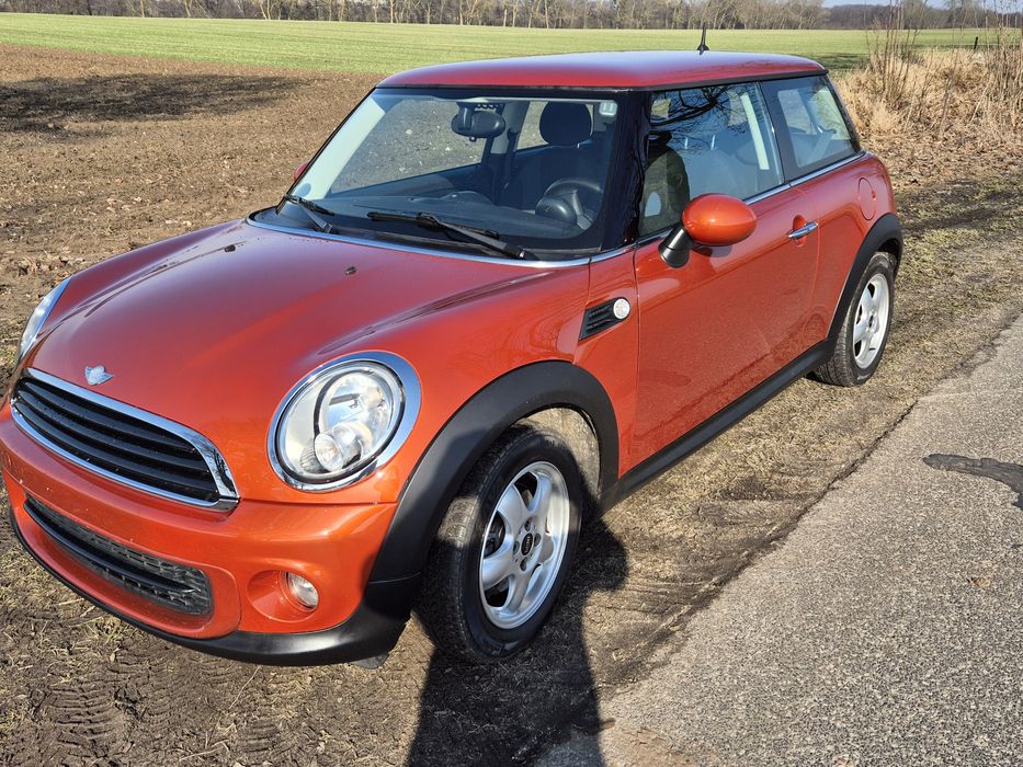 Mini  Cooper  r56 2011 rok