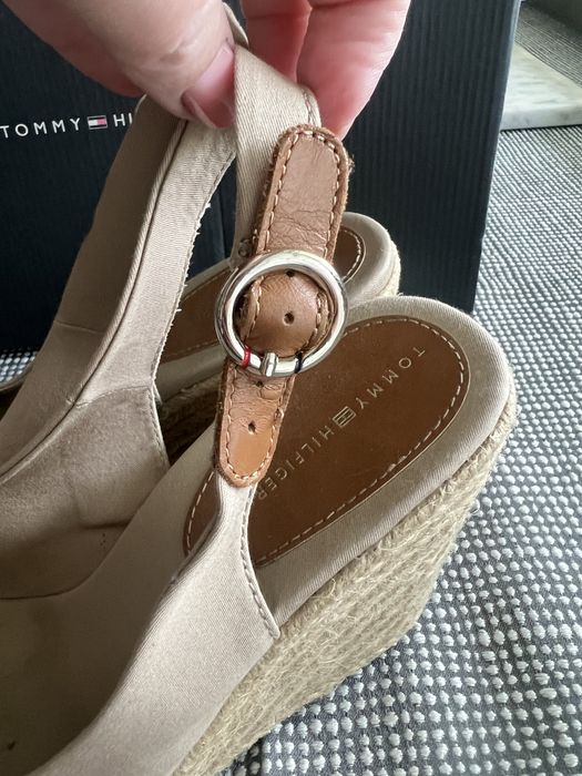 Tommy Hilfiger plecione koturny r 38