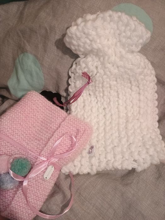 Handmade ciepłe czapki robione na drutach własnoręcznie