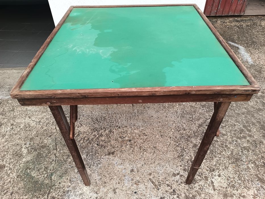Mesa de jogos, cartas... antiga