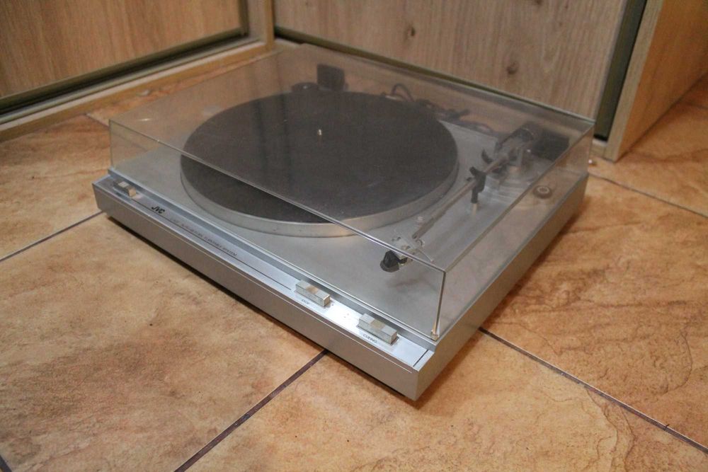 Gramofon JVC L-A 21