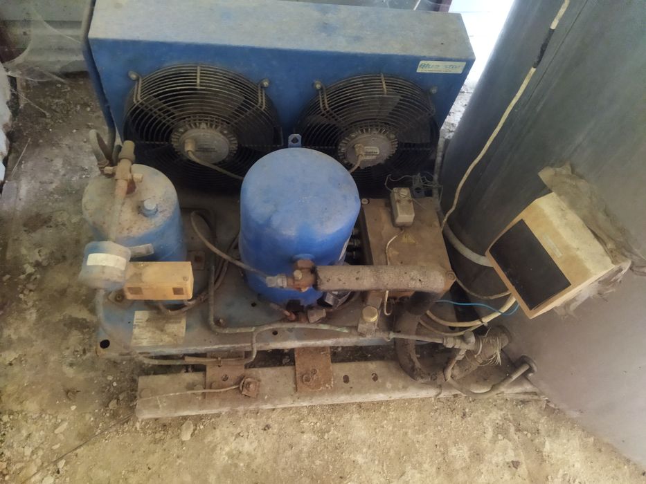 Охолоджувач молока Alfa- laval.1030літрів