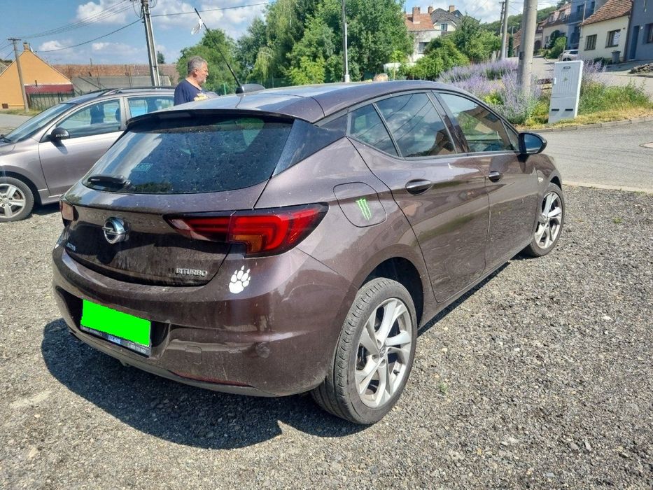 Opel Astra 1.6 biturbo uszkodzony  lewy przód