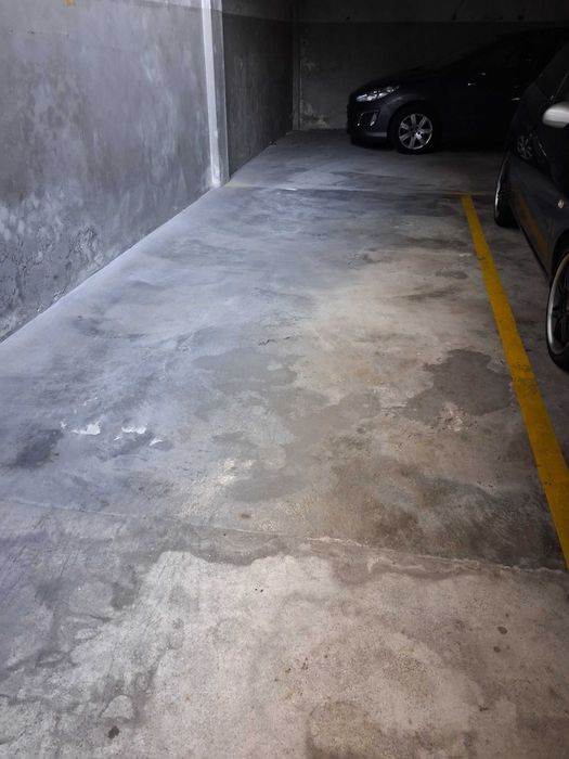 Aluga se lugar de garagem