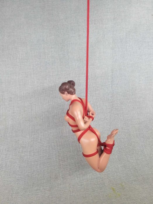 Шибари, подвеска в машину, фигурка