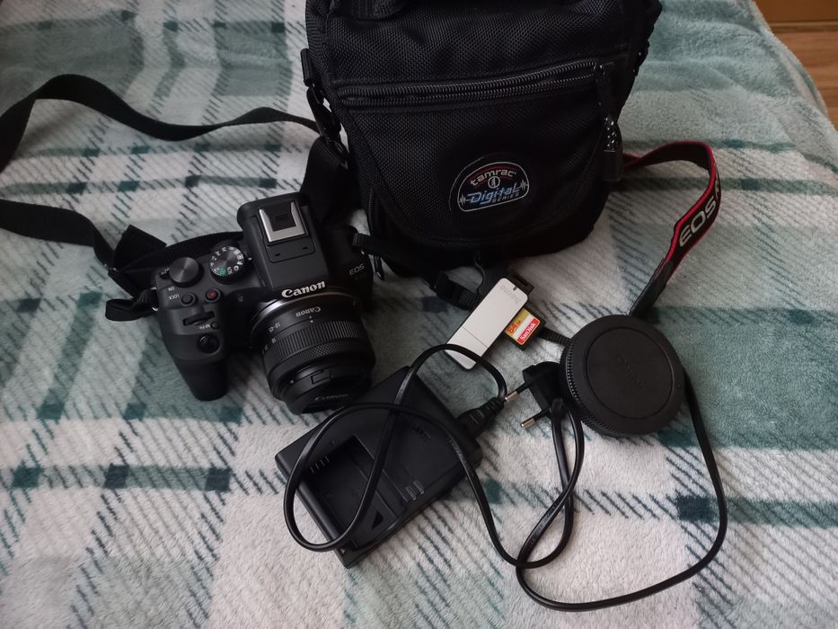 Продається камера Canon EOS R10 у відмінному стані
