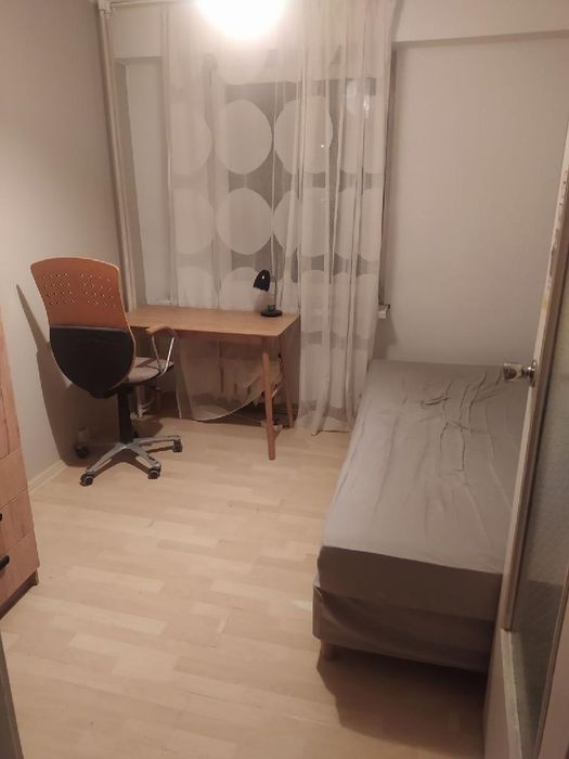 Biurko, stolik z jysk