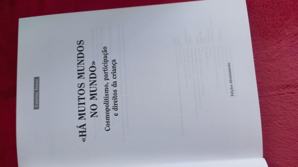 Educação - livro "Há muitos mundos no mundo"