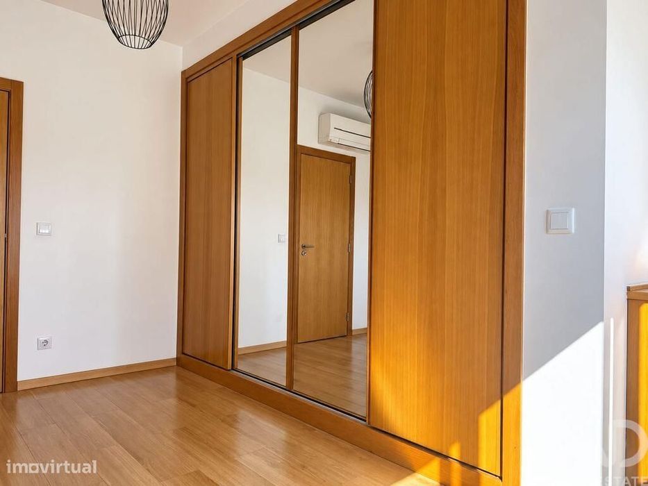 Apartamento T3 em Mina de Água de 120 m2