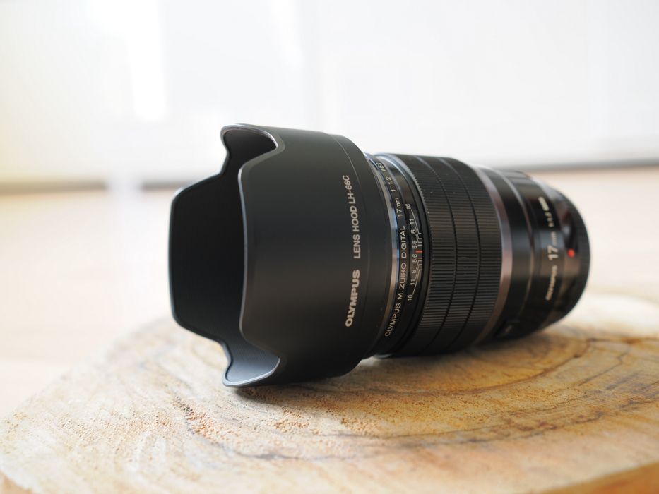 Obiektyw Olympus OM System 17 1.2 Pro filtr ochronny UV Marumi