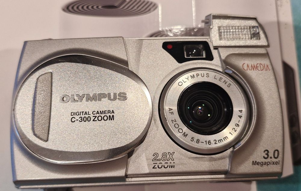Продам фотоапарат Olympus c300