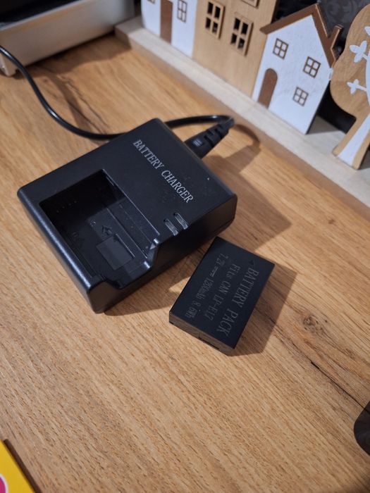 Зарядка акумулятор для фотоапарата canon 250d