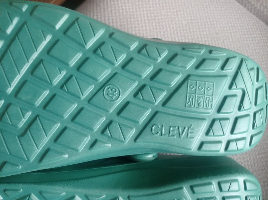 Buty piankowe 43