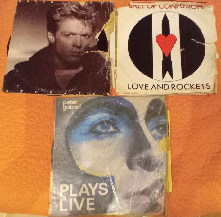 Vendo 2 albuns 4€ e 3 maxi singls 2,5