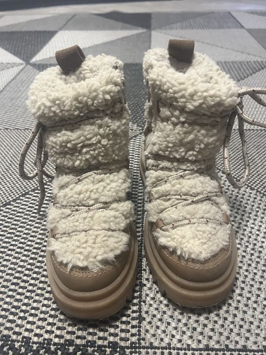 Продам зимові ботінки дівчачі