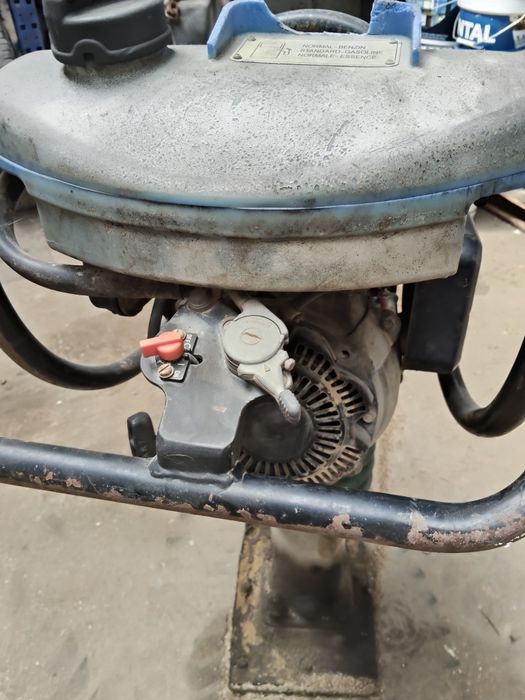 Saltitao compactador Robin