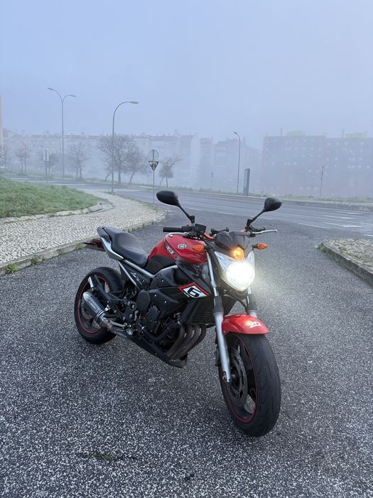 Moto Yamaha XJ6 2012