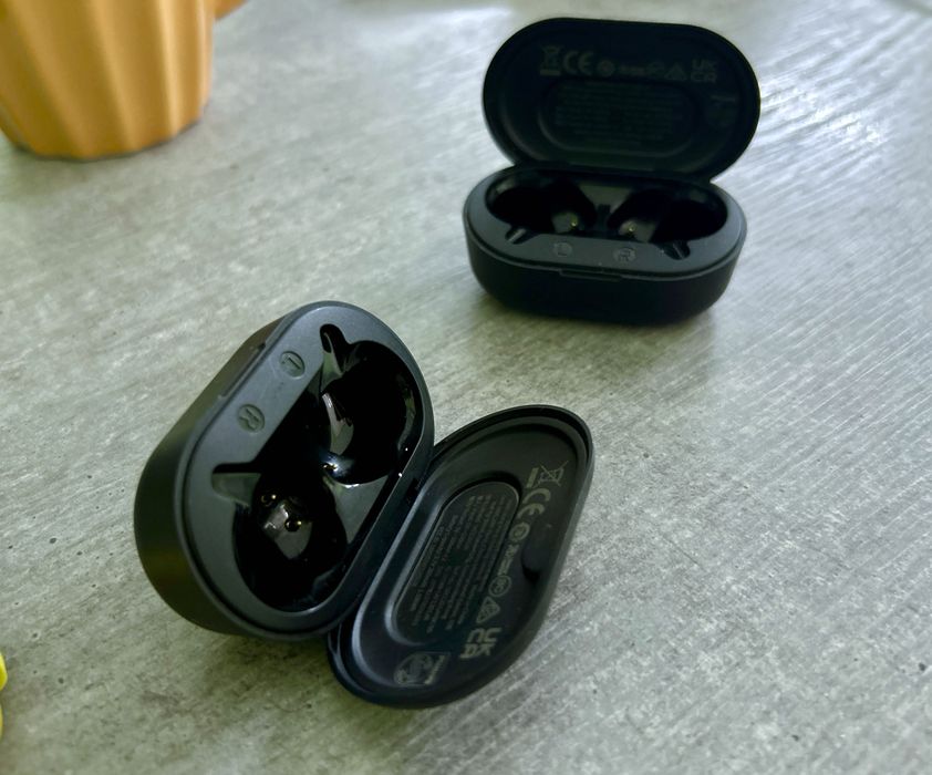 Зарядний кейс чехол для навушників Philips tat 1207