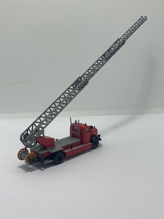 Mercedes Brekina escala 1/87