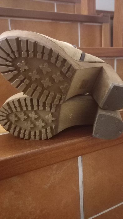 Botas em pele como novas 36