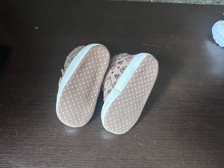 Взуття дитяче для дівчинки