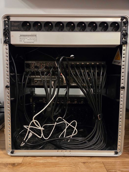 Behringer x32 Rack dla zespołu, splitter, wzmacniacz, jak nowy, Proel