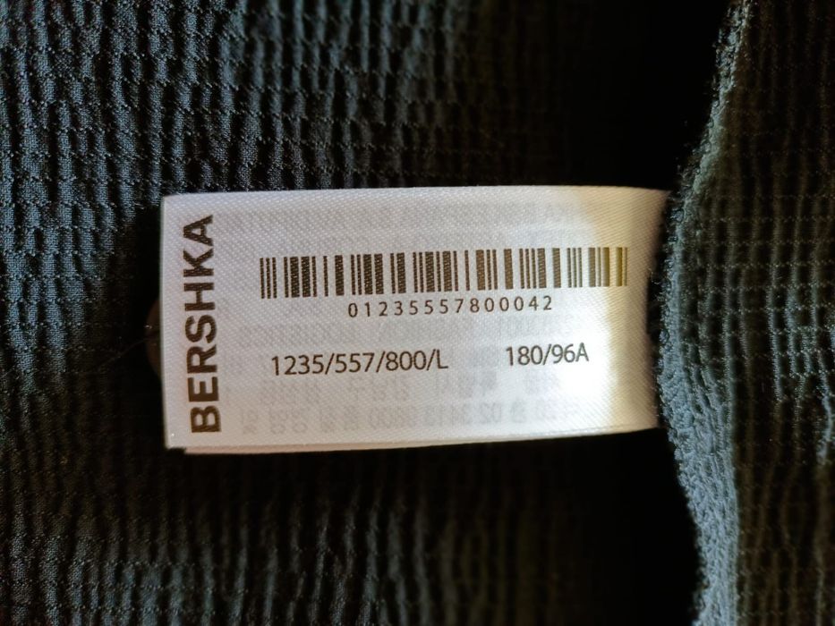 Koszula męska z krótkim rękawem Bershka.
