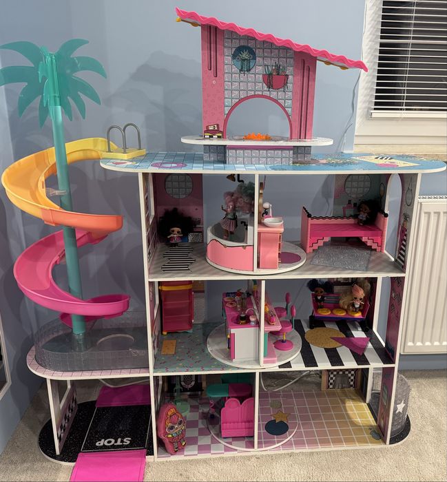 Domek LOL OMG Suprise