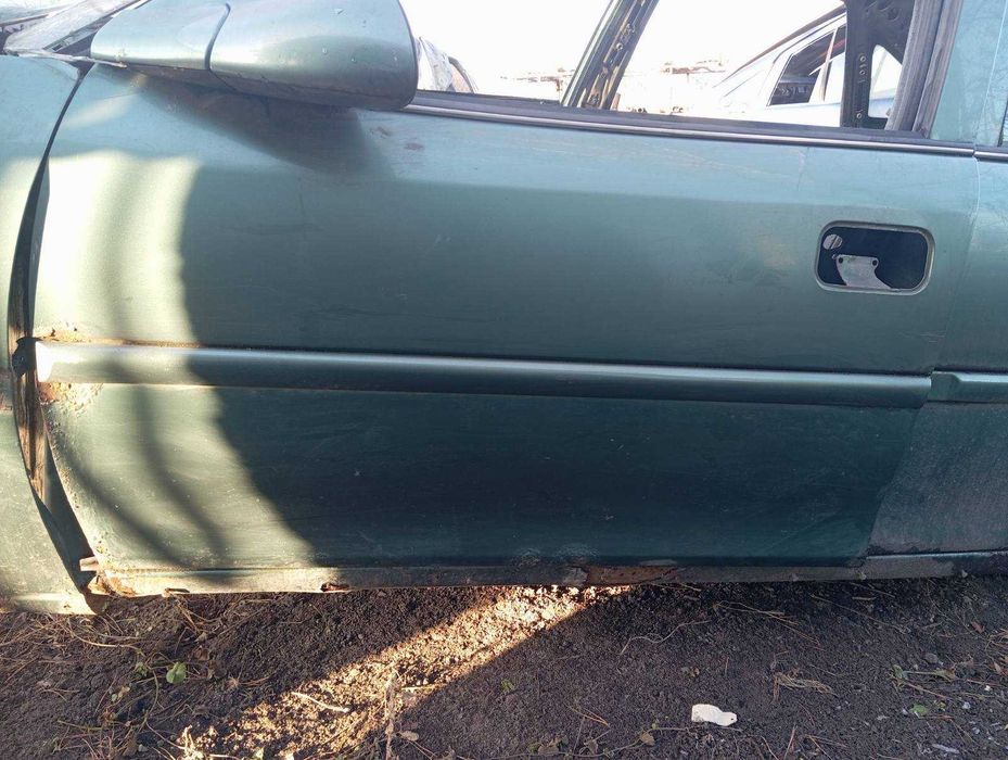 Капот Вектра Б Opel Vectra B передній капот, завіси, решітка