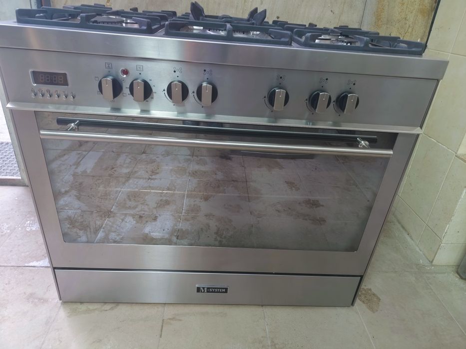 Професійна газова плита на 5 камфорок