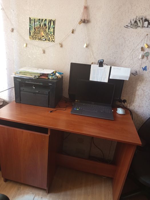 Продам комп'ютерний стіл