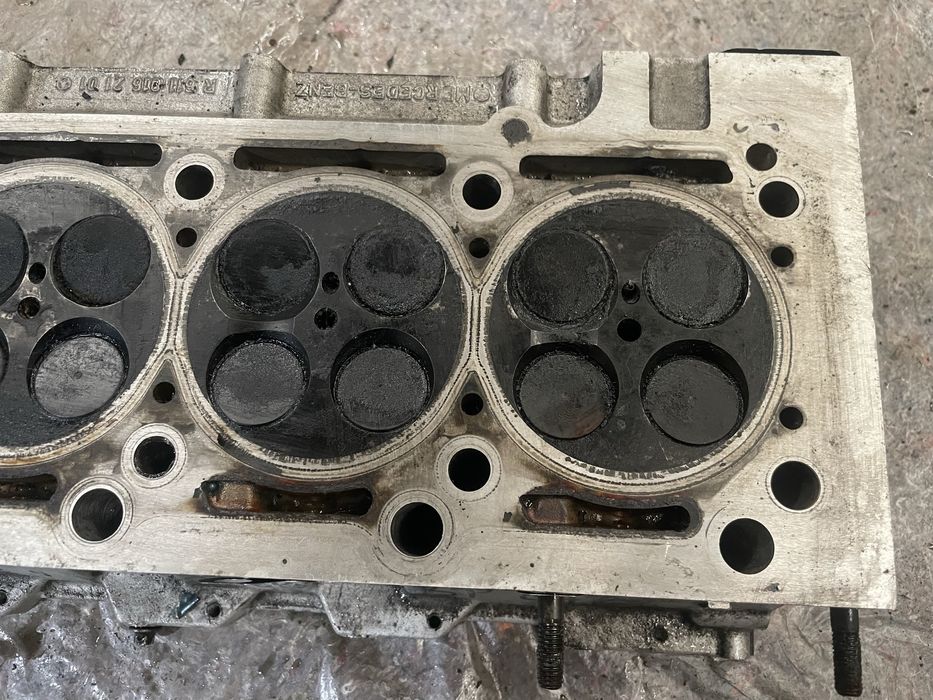 ГБЦ головка блока клапанна кришка om611 2.2cdi vito sprinter хороша.