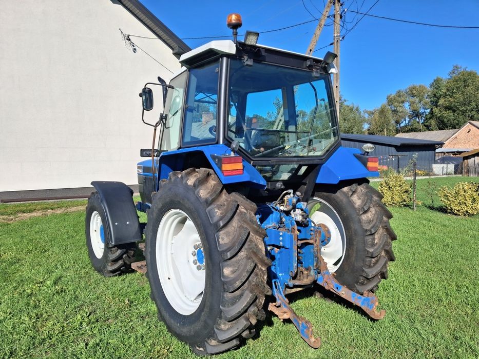 Ford 7740 New Holland