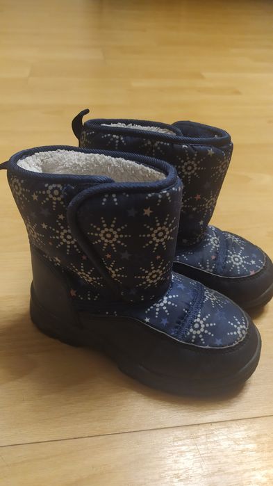Granatowe śniegowce r. 26