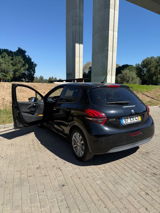 Peugeot 208 1.2 Puretech Signature