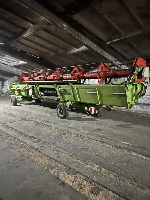 Комбайн Claas Lexion