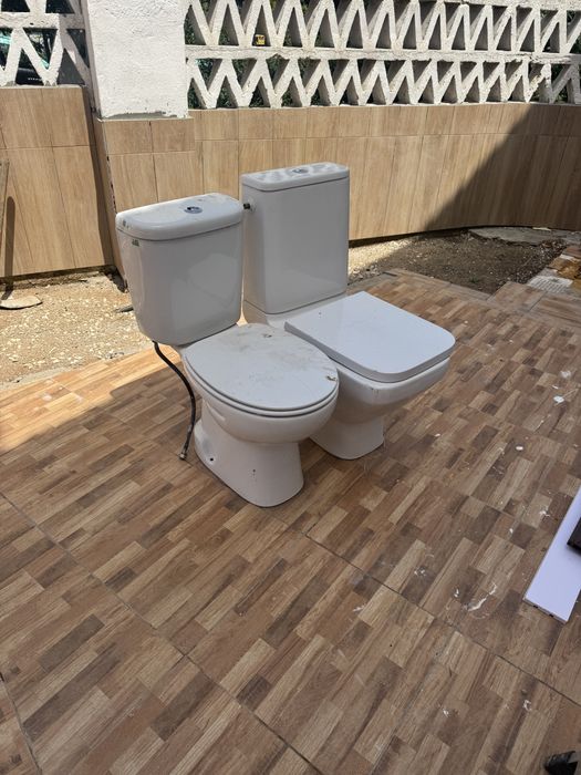 porta metalica , sanita , base de duche , janela pvc com estore 100x110 vidro duplo correr