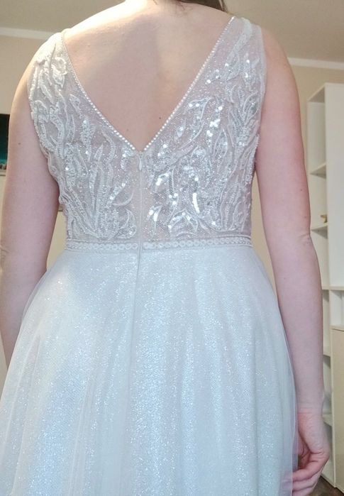 Brokatowa Suknia Ślubna