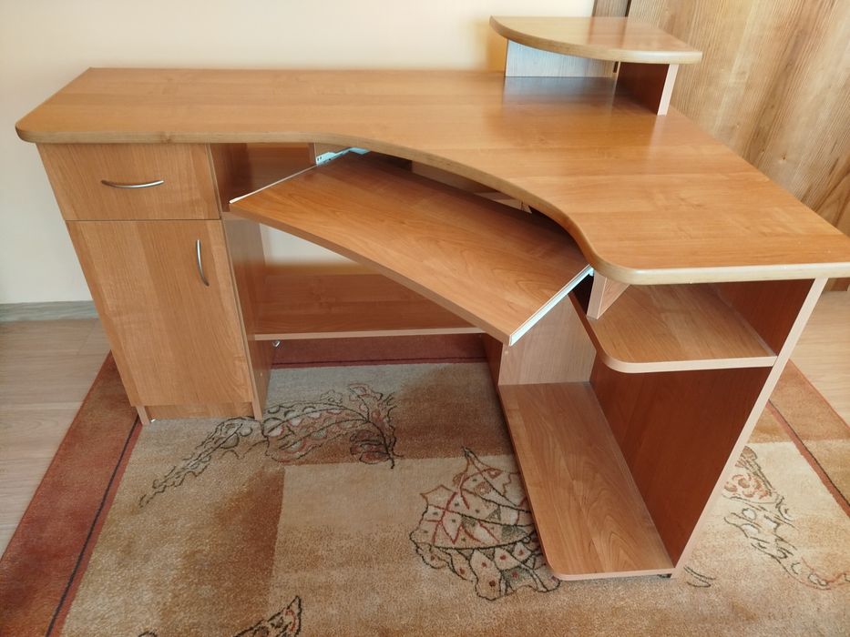 Biurko komputerowe narożne z nadstawką