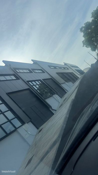 Armazém novo - Área potencial: até 400m2 - saída A11 Caíde de Rei