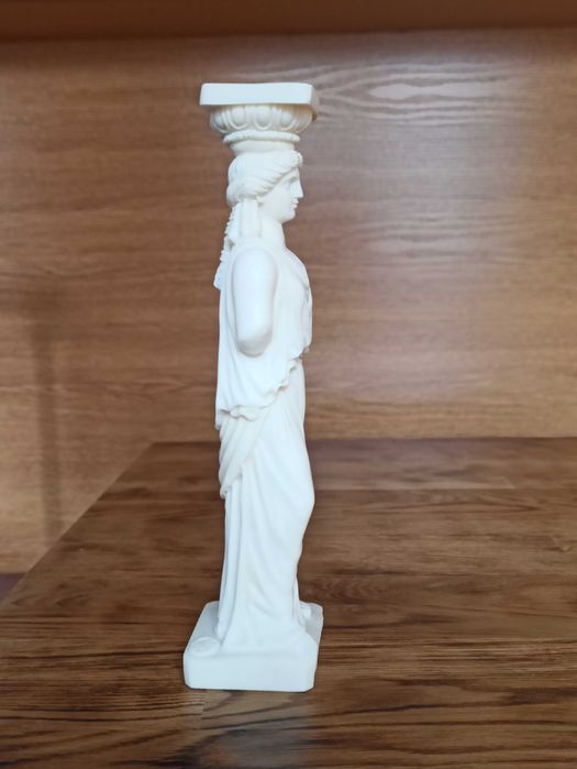 Piękna figurka z alabastru