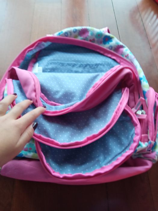 Mochila escolar de menina