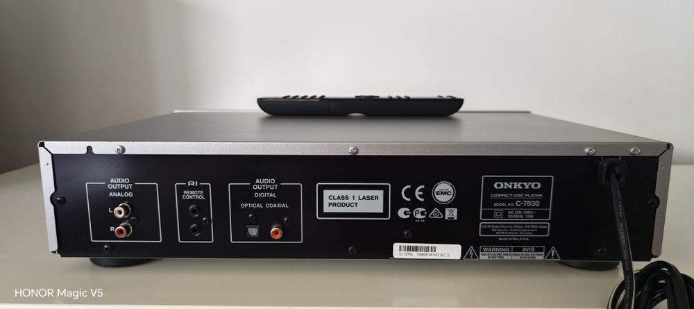 Odtwarzacz CD Onkyo C-7030