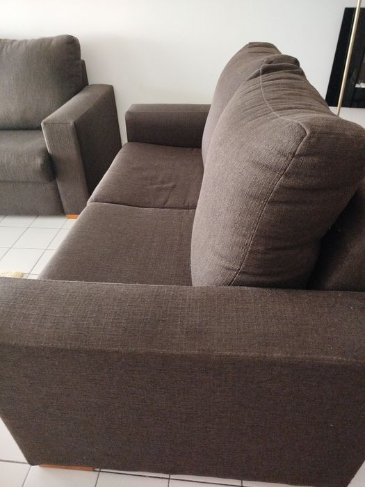 Sofás de tecido castanho