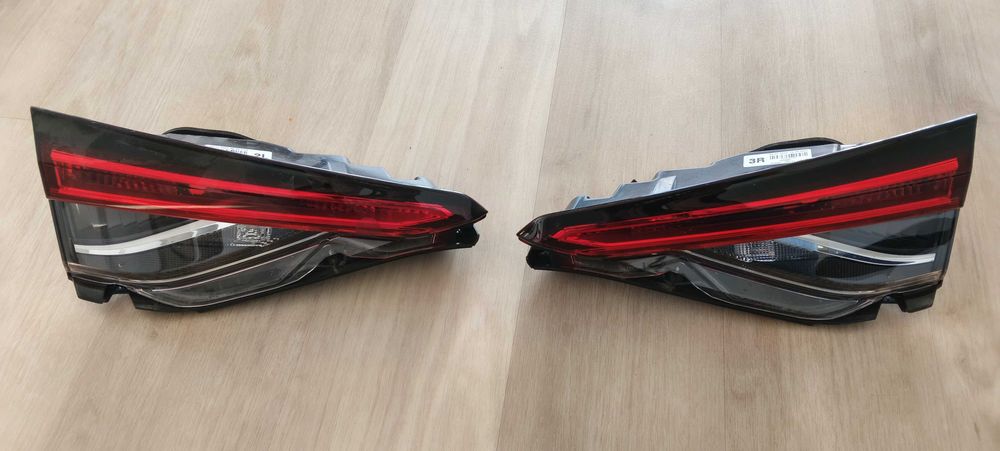 Toyota Corolla E21 sedan lampa tyln alewa prawa w klapę na żarówkę