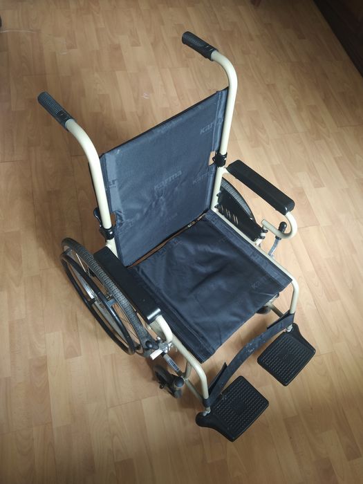 Cadeira de Rodas Dobrável + Almofada