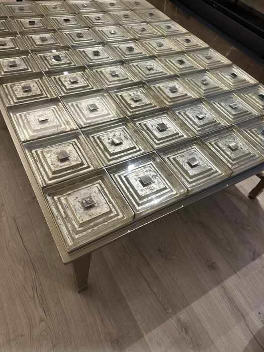 Mesa de centro em vidro quadrado